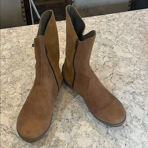 Woman’s Brown Leather Boots